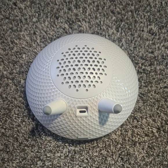 White Wireless Charging Speaker with Controls - Picture 3 of 4